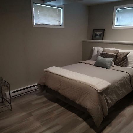 Fully Furnished On Broadway In Moncton Apartment Bagian luar foto