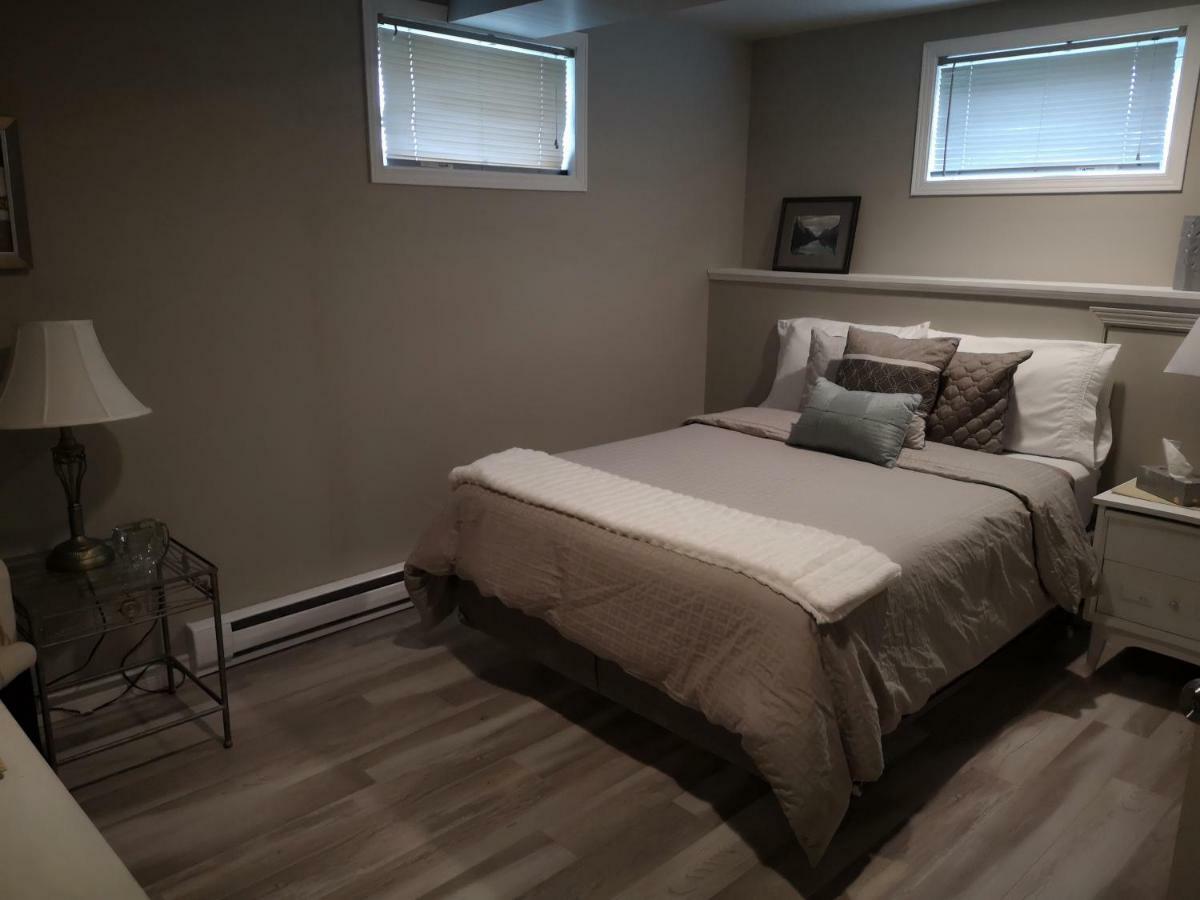 Fully Furnished On Broadway In Moncton Apartment Bagian luar foto