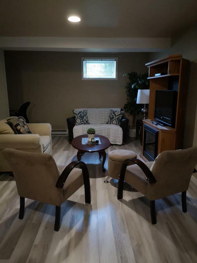 Fully Furnished On Broadway In Moncton Apartment Bagian luar foto