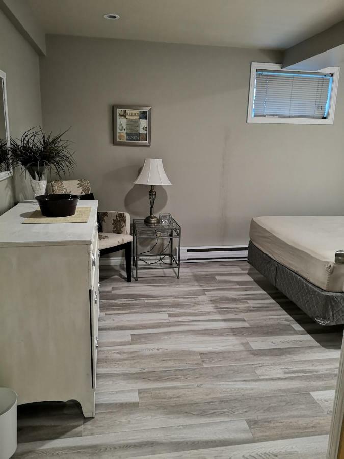 Fully Furnished On Broadway In Moncton Apartment Bagian luar foto